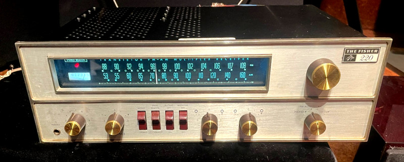 The Fisher 220-T AM/FM Solid State Stereo Receiver -relamped with LEDs-CLEAN!
