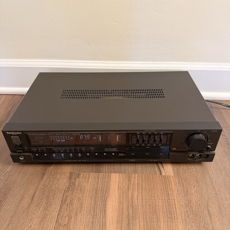 Vintage TECHNICS SA-R230 Stereo AM FM Receiver Quartz Synthesizer TESTED gallery