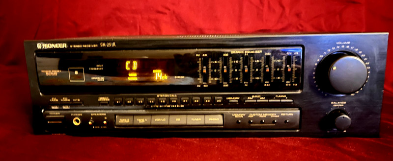 Vintage Pioneer SX-251R Stereo AM/FM Receiver (No Remote) Made in Japan gallery