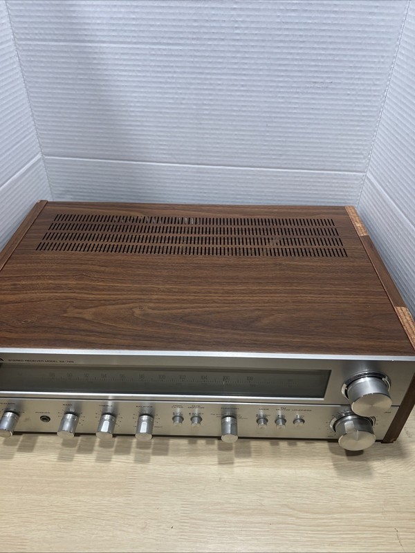 Vintage Toshiba Model SA-725 AM/FM Stereo Receiver Tested And Working Read gallery