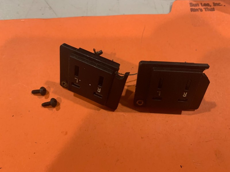 Pioneer SX 626 Stereo Receiver Parting Out – Pair of Damaged Speaker Plugs