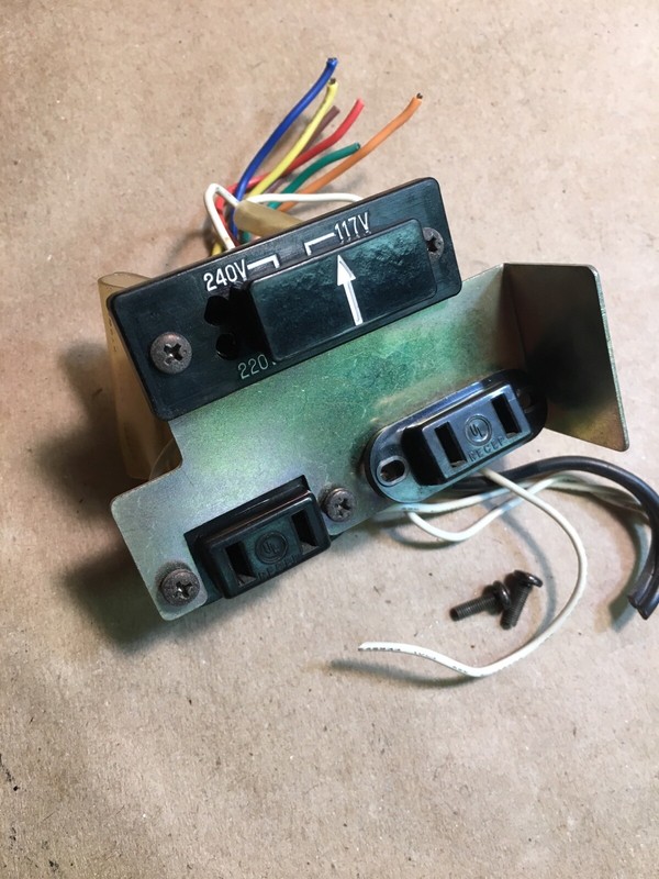 Sansui 771 Parts: Switched Unswitched Outlets w/ Housing *Great Condition* gallery