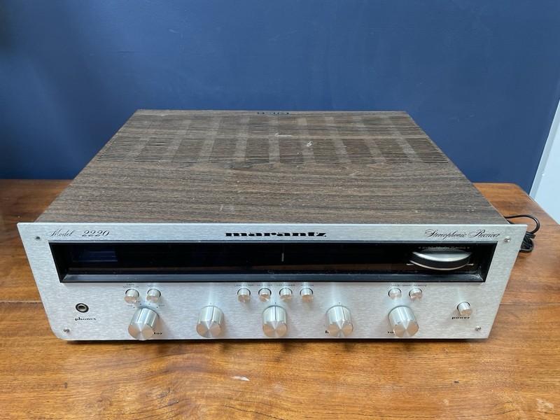 Marantz 2220 Stereo Receiver Amplifier Works But Needs Some Maintenance