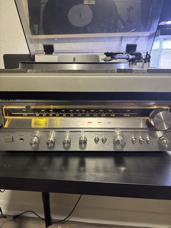 Onkyo TX-1500MKII Servo Locked Stereo Receiver AM/FM Tuner Silver Face Wood gallery