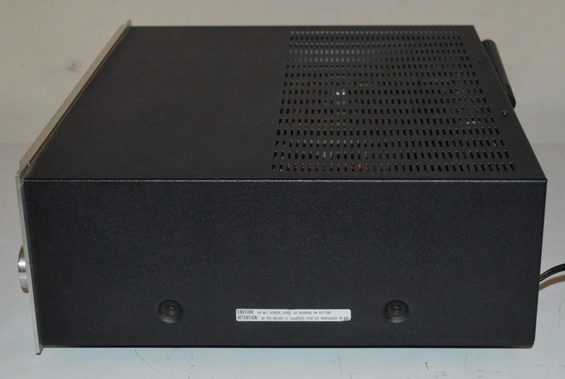 vintage Marantz 1550 stereo receiver 50WPC phono working vg+ need new light bulb gallery