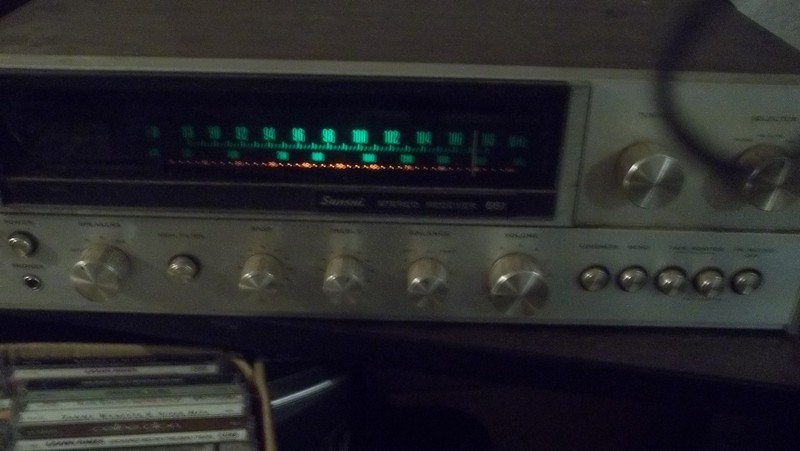 Sansui Model 661 AM/FM Stereo Receiver Works READ