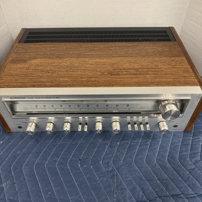PIONEER SX-650 VINTAGE AM/FM STEREO RECEIVER - SERVICED - CLEANED - TESTED gallery