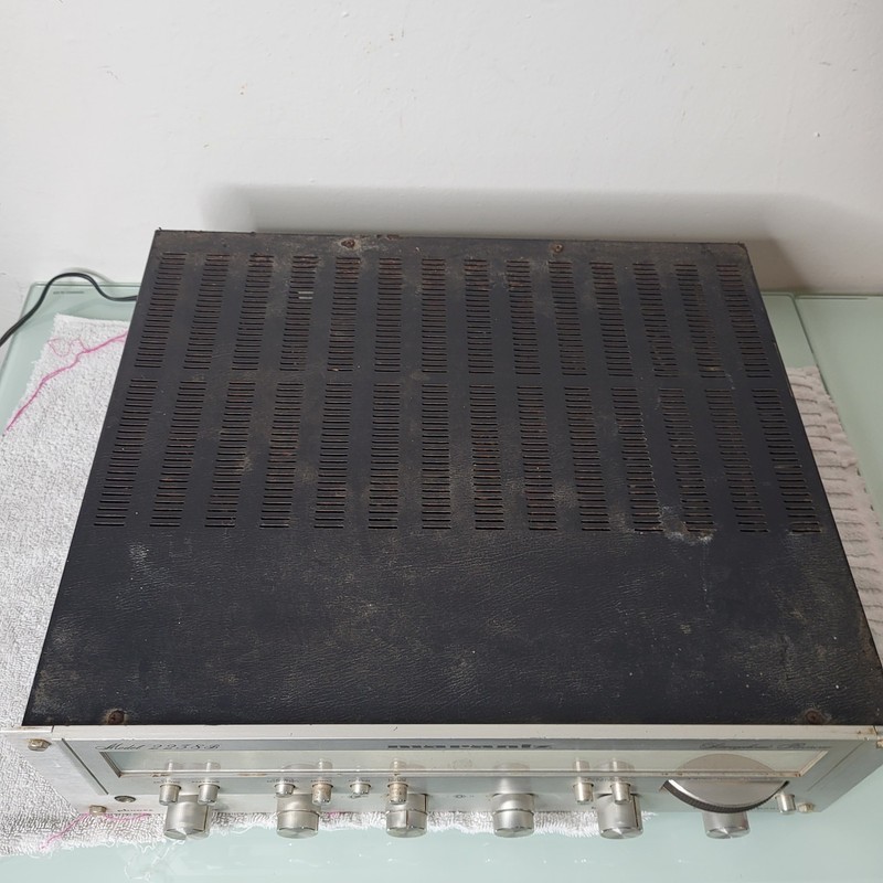 Marantz 2238b Receiver Powers on PARTS REPAIR ONLY Late 70's Untested gallery