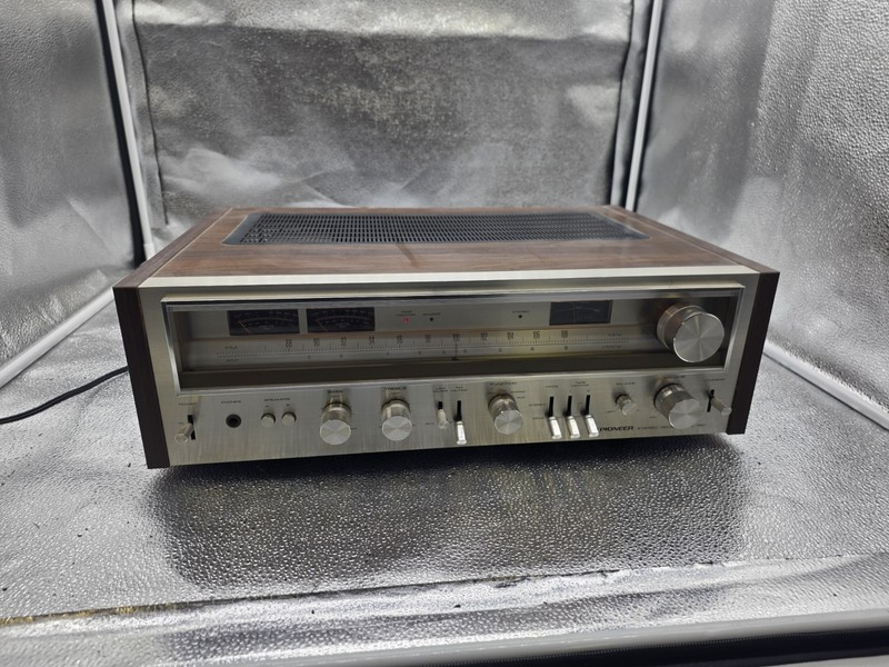 Vintage Pioneer SX-780 Stereo Receiver at 45 watts per Channel AM/FM