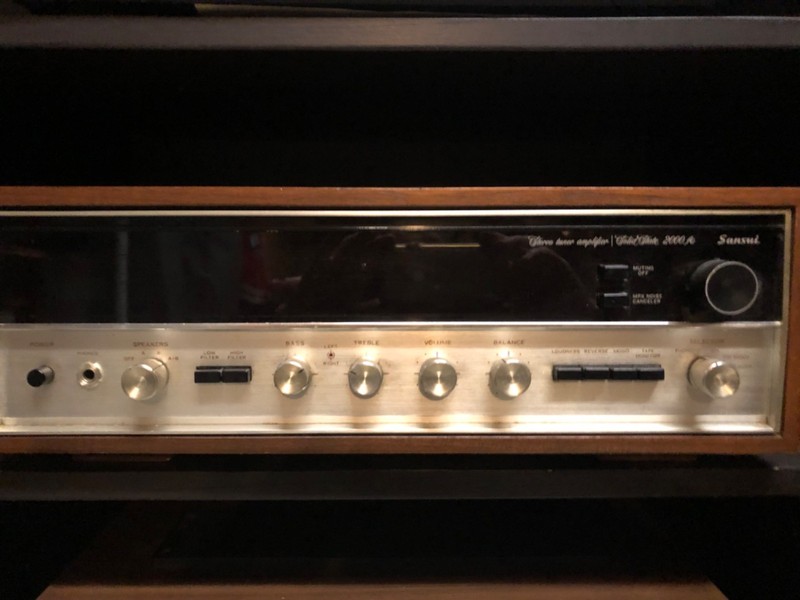 Beautiful Sansui 2000A vintage Stereo Receiver
