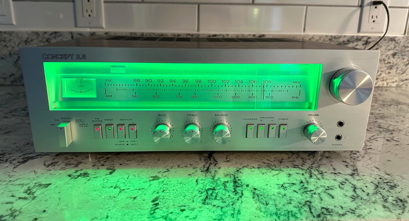 CONCEPT 2.5 Vintage 70’s AM/FM Stereo Receiver w/Wood Case Japan Serviced w/LEDs