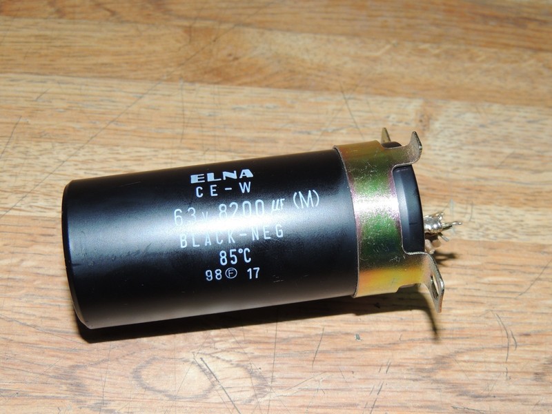 Sansui G-5700 Electrolytic Capacitor 63v 8200 & Holder 0559524 gallery