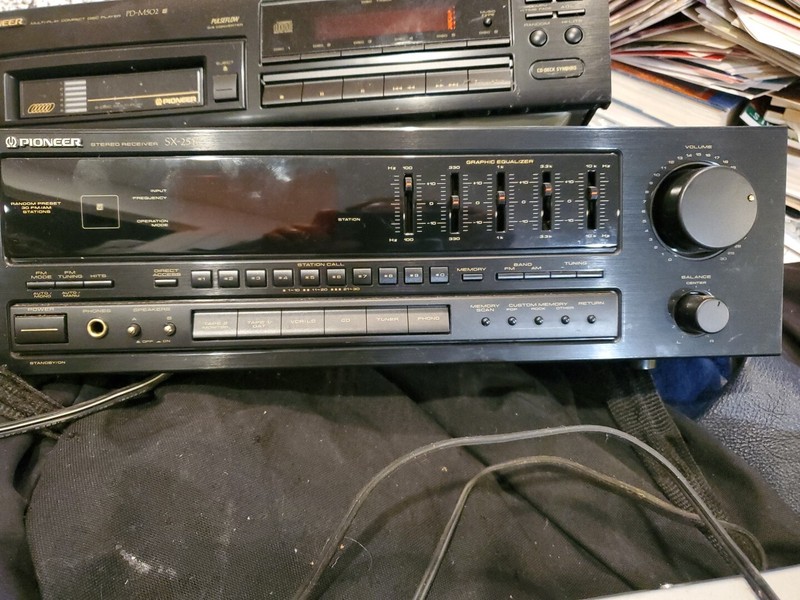 Vintage Pioneer SX-251R Stereo Receiver Audiophile GOOD CONDITION  Remote Manual