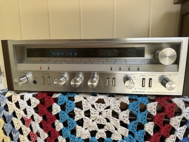 Pioneer SX-3600 Stereo Receiver 120v 60HZ 200 Watts VTG Made In Japan/ Read