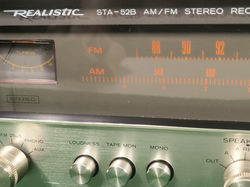 Vintage Realistic STA-52B AM/FM Stereo Receiver 31-2080 Made In Korea gallery