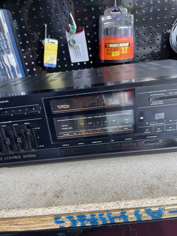 Fisher RS-913A Stereo Receiver . For Parts Or Repair . gallery