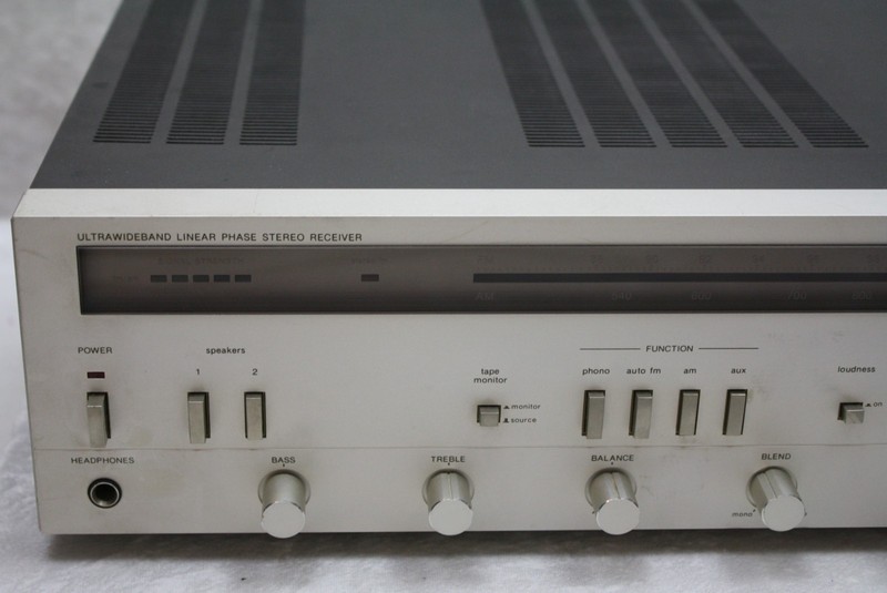 Harman Kardon Hk 350i Ultrawideband Linear Phase Stereo Receiver. VINTAGE gallery