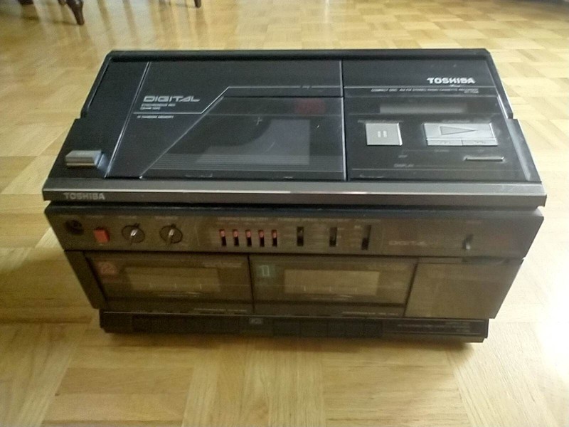 TOSHIBA RT-7096 1986 CD Radio Cassette Recorder Boombox Ghetto blaster RARE