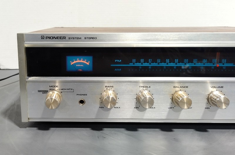 Pioneer ES-2000/KC 15W Per Channel Vintage AM/FM Radio Stereo Receiver gallery