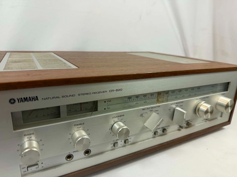 (W) Yamaha CR-620 AM/FM Stereo Receiver Wood Case [VINTAGE] gallery