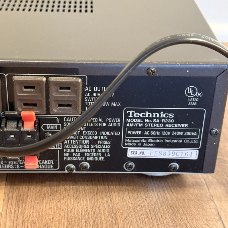 Vintage TECHNICS SA-R230 Stereo AM FM Receiver Quartz Synthesizer TESTED gallery