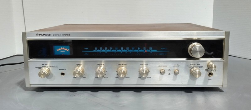 Pioneer ES-2000/KC 15W Per Channel Vintage AM/FM Radio Stereo Receiver
