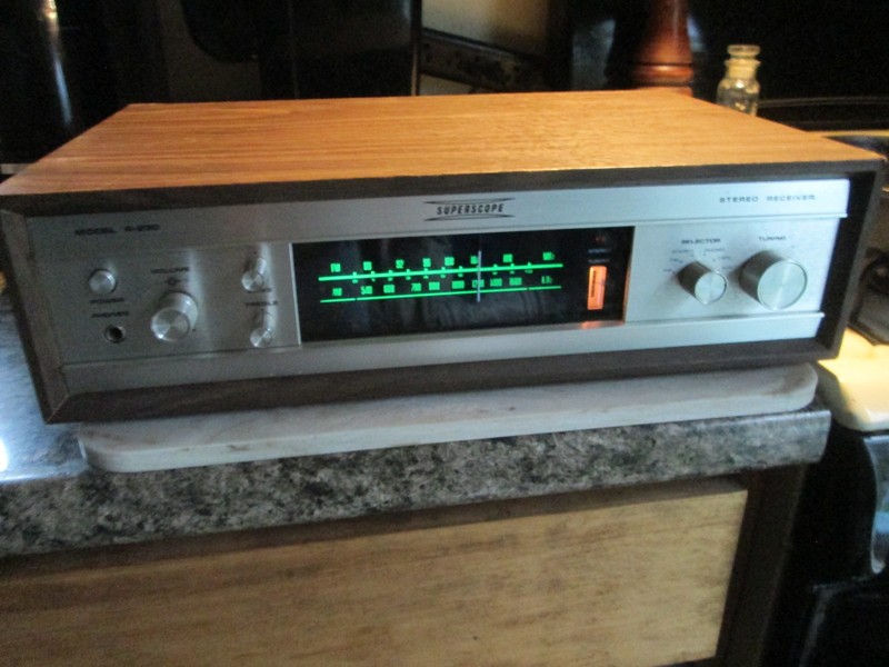 Superscope R-230 Vintage Receiver / Repair Needed