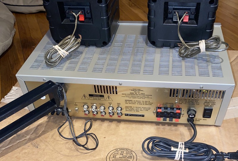 Realistic STA-125 Digital AM/FM Stereo Receiver + AUVIO 40-292 Speakers *TESTED gallery