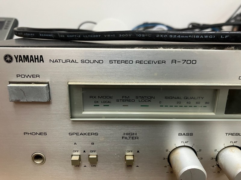 Yamaha R-700 50W/ch 8Ω Natural Sound AM/FM aux Wood Grain Stereo Receiver gallery