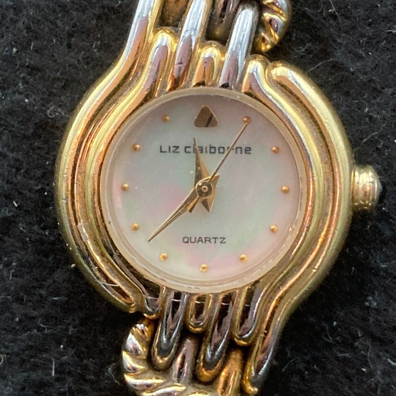 Ladies Liz Claiborne Gold Tone Mother Of Pearl Fashion Watch New Battery WA4800