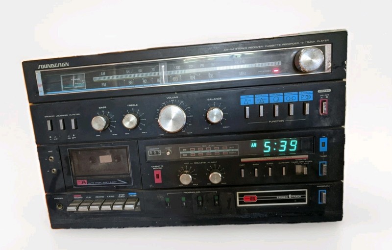 SOUNDESIGN 5958 AM/FM Stereo Receiver w/ Cassette Recorder And 8 Track Player