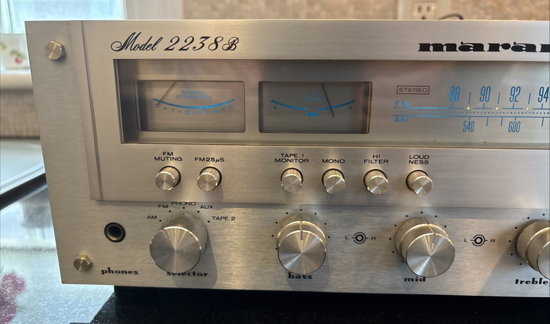 Marantz 2238B AM/FM Stereo Receiver 45 WPC perfect working condition gallery