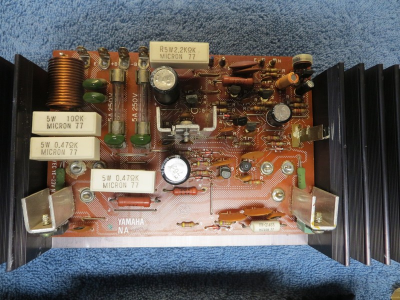 YAMAHA CR2020 STEREO RECEIVER MAIN CIRCUIT BOARD HEAT SINK & HARDWARE # NA06888 gallery