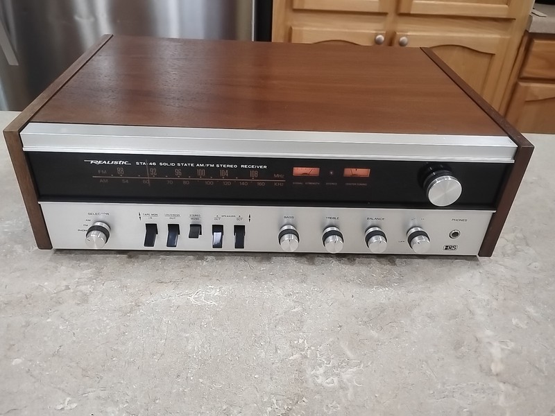 Realistic STA-46 Vintage Solid State AM/FM Stereo Receiver 1 Channel Out