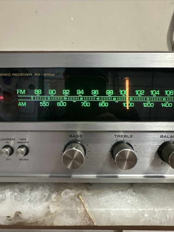 Vintage Rotel RX-200A Brown & Silver 60Watts 50/60Hz HiFi AM/FM Stereo Receiver gallery