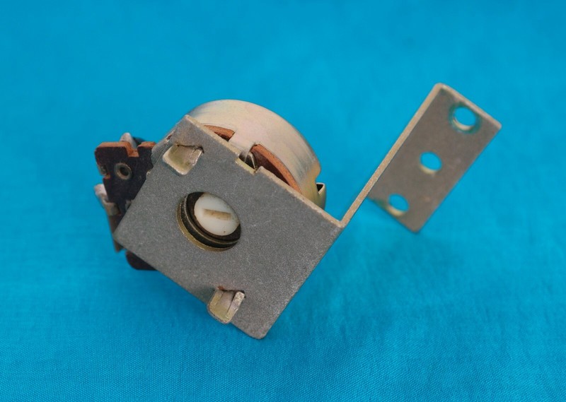 Marantz Model 2245 FM/AM Receiver Parts : Potentiometer for P550 Board