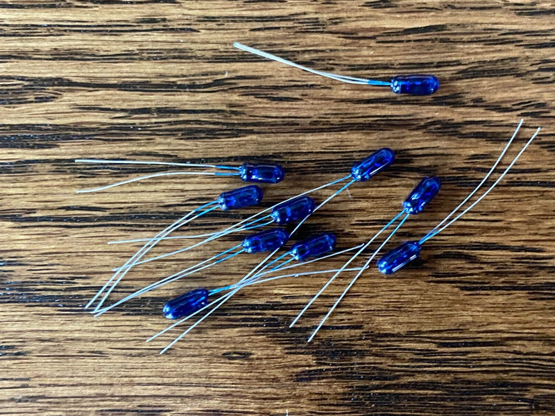 10 New BLUE Grain-of-Wheat Bulbs 6.3v 70mA Lamps Vintage Receiver Lights 3MM 6v