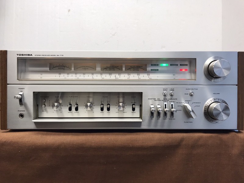 TOSHIBA Vintage Stereo Receiver Model SA-775