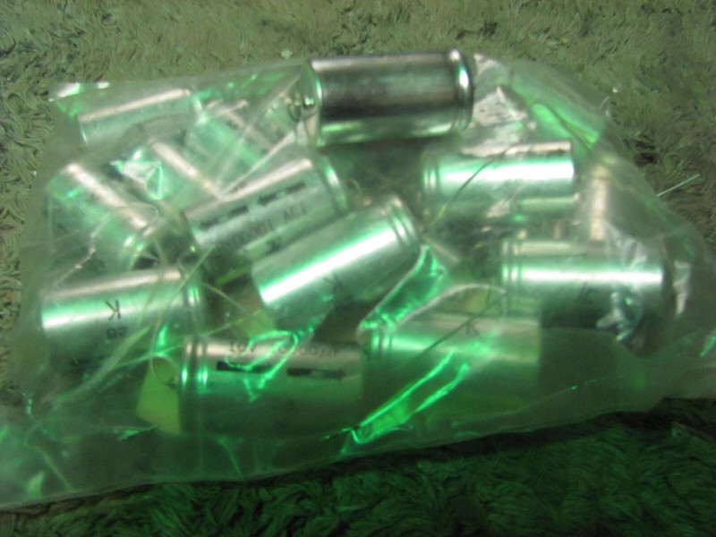 LOT 20 10000UF 10K 10 VOLT ELECTROLYTIC CAPACITORS gallery