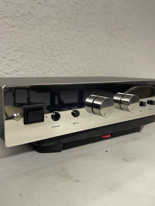 Magnum la.170 British audiophile Integrated Power Amplifier. gallery