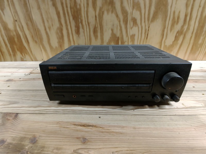 RCA STA-3900 AM/FM STEREO RECEIVER, USED, UNTESTED, GOOD CONDITION, SOLD AS IS.