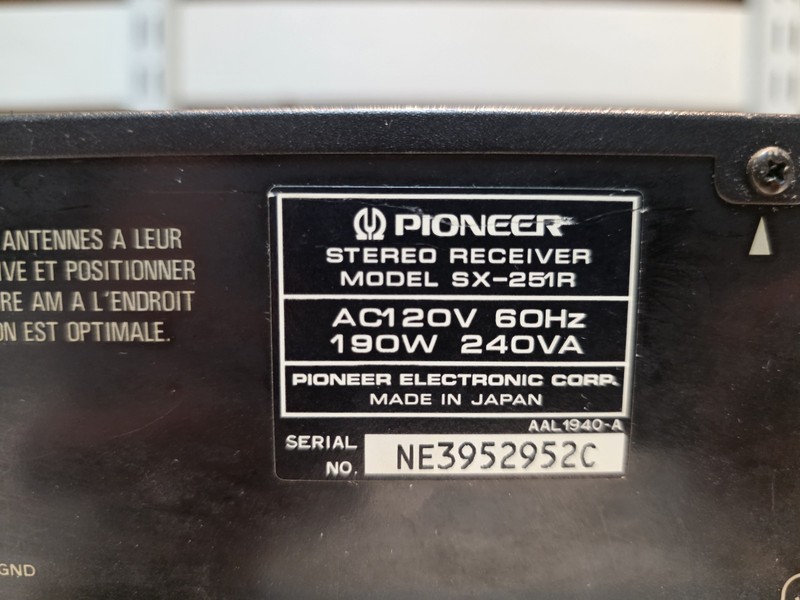 Vintage Pioneer SX-251R Stereo AM/FM Receiver (No Remote) TESTED & WORKING gallery