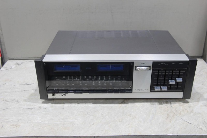 JVC JR-S100 Vintage Stereo Receiver FM-AM Radio – Tested and Working