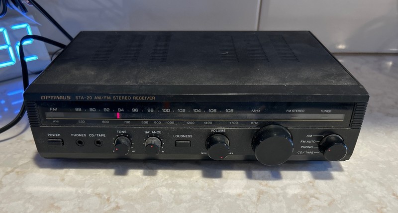 Optimus STA-20 AM/FM Stereo Receiver Model 31-1979 POWERS ON UNTESTED FAST SHIP!