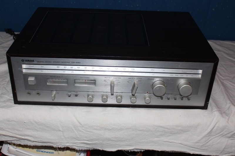 Yamaha CR-840 Natural Sound Stereo Receiver – Sold AS IS – No Feet