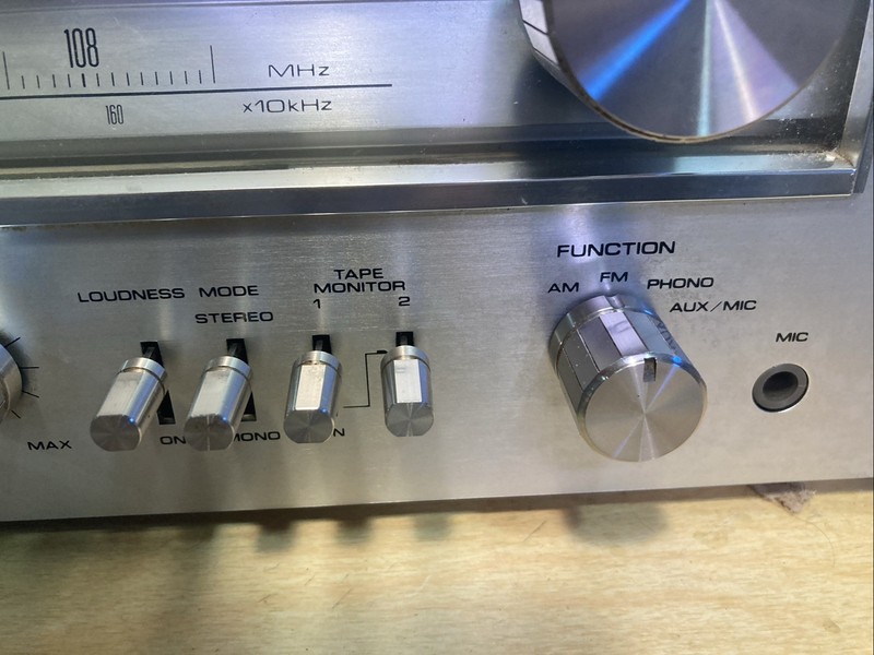 Vintage 1977 Pioneer SX-650 Receiver. Sounds Incredible But All Lights Out. gallery