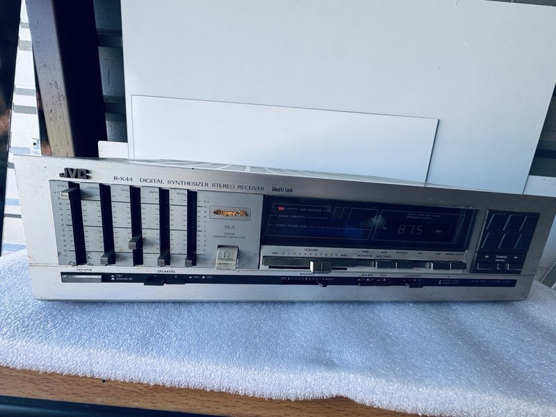 JVC R-X44 Digital Synthesizer Stereo Receiver Quartz Lock 5-Band Equalizer gallery