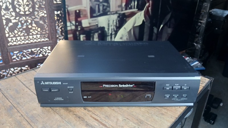 Mitsubishi HS-U447 VHS VCR Precision Turbo Drive Hi-Fi Stereo 4Heads