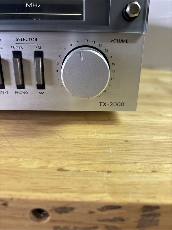 Vintage ONKYO Servo Locked Tuner Amplifier Model TX-3000 Made In Japan gallery