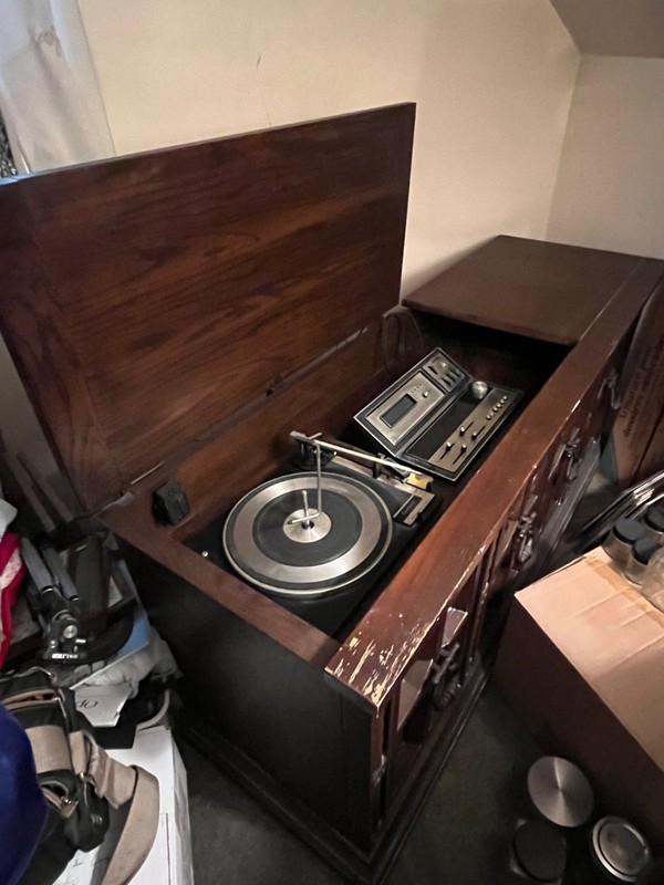 Selling parts - Vintage GTE/Sylvania ent center, record player, 8 track ,AM/FM gallery